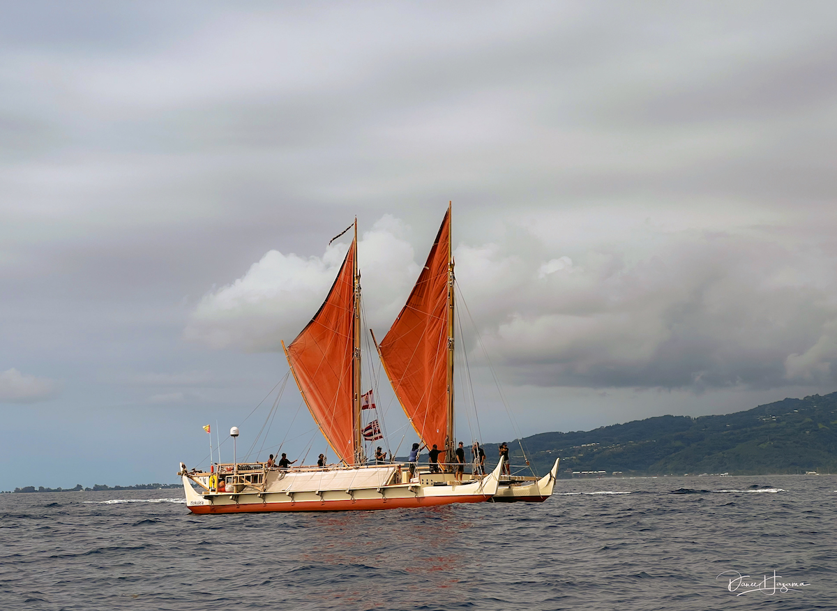 Hokulea arriving in Tahiti May 2022