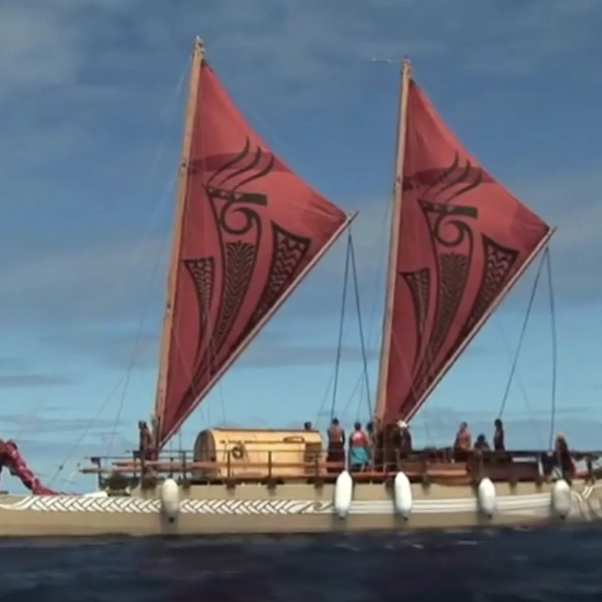 Polynesien pirogue de voyage